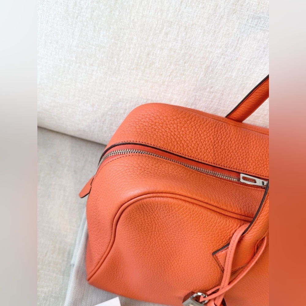 HERMES Victoria 35 Bag Clemence Leather Orange Poppy Palladium Hardware - Picture 3 of 16